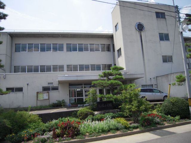 小学校　笠松町立笠松小学校（小学校）まで385m