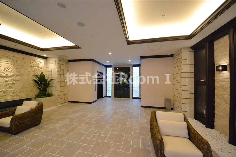 エントランス　清潔なエントランスです