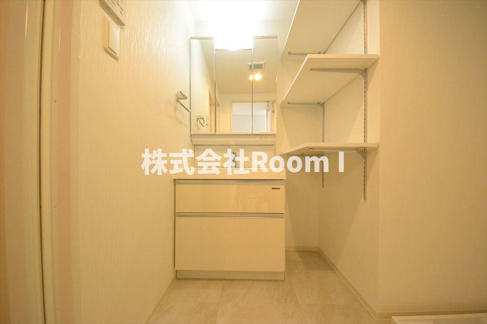 洗面設備　広い洗面スペース