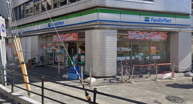 コンビニ　ファミリーマート 八尾光町店（コンビニ）まで65m
