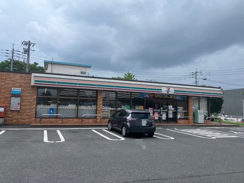 コンビニ　セブンイレブン 八幡西曲里町店（コンビニ）まで698m