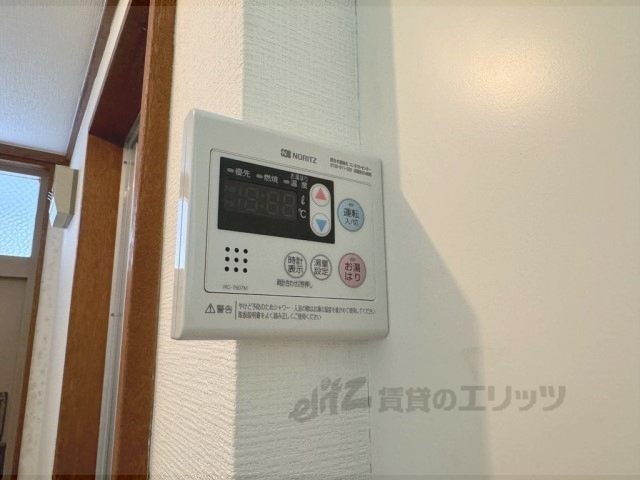 その他設備　給湯器リモコン