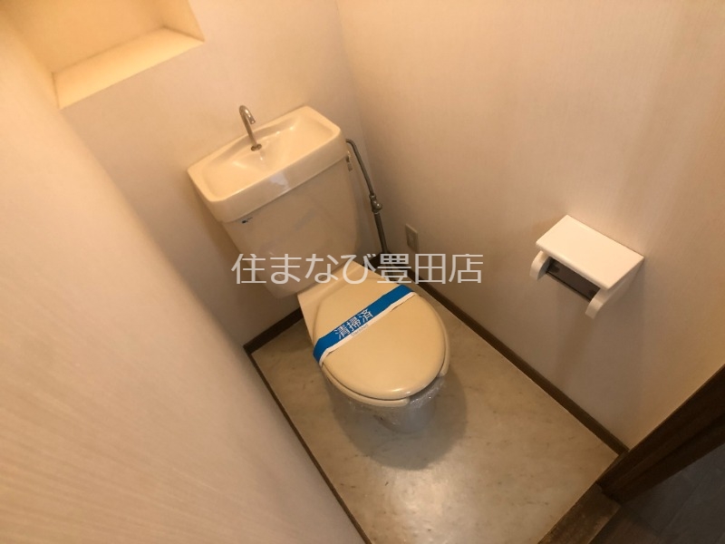 トイレ　別室同型写真／反転