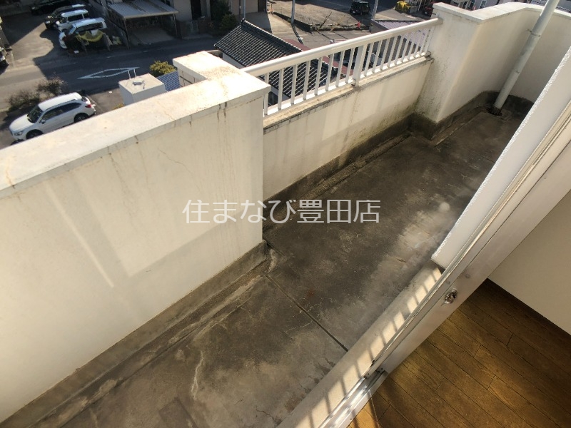 バルコニー　別室同型写真／反転