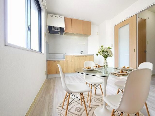 居室・リビング　CGで家具等を配置したもので家具等は含まれません