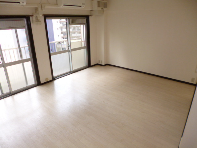 玄関　リビング