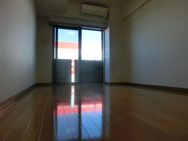 居室・リビング　広いリビングです