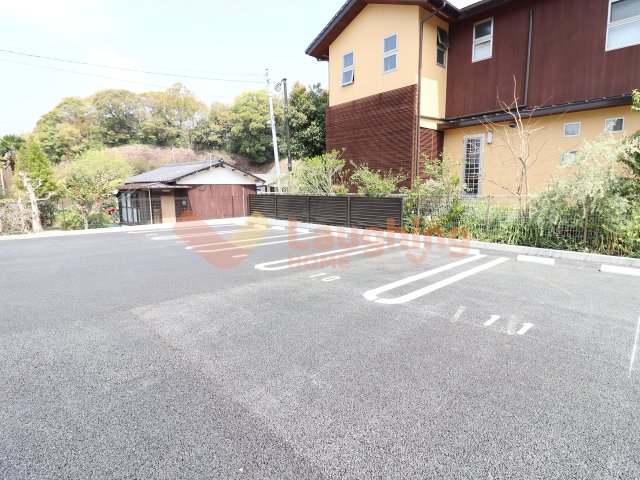 駐車場　※同施工会社の類似物件です