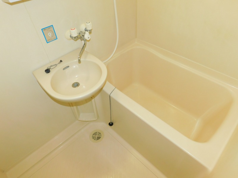 バス・シャワールーム　※同型タイプ