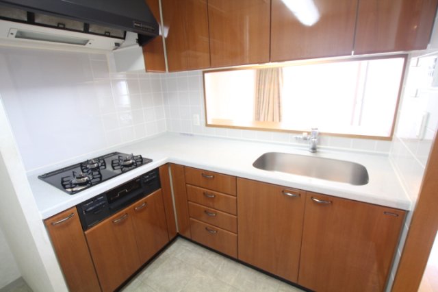 キッチン　※同じ間取りの参考写真です