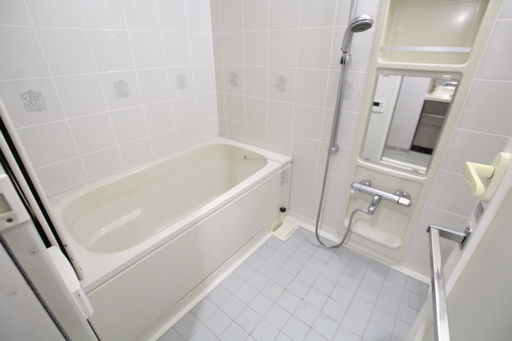 バス・シャワールーム　※同じ間取りの参考写真です