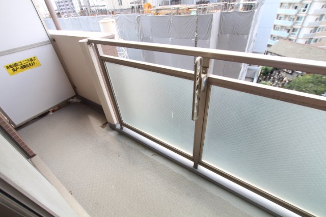 バルコニー　※同じ間取りの参考写真です