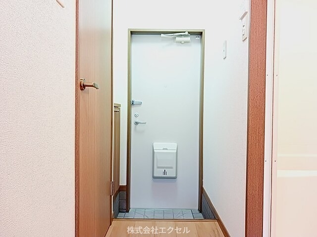 玄関　シューズBOX完備の玄関です。