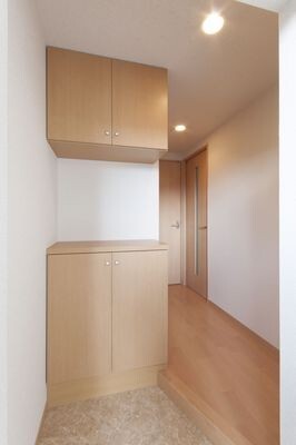 玄関　収納もある玄関です