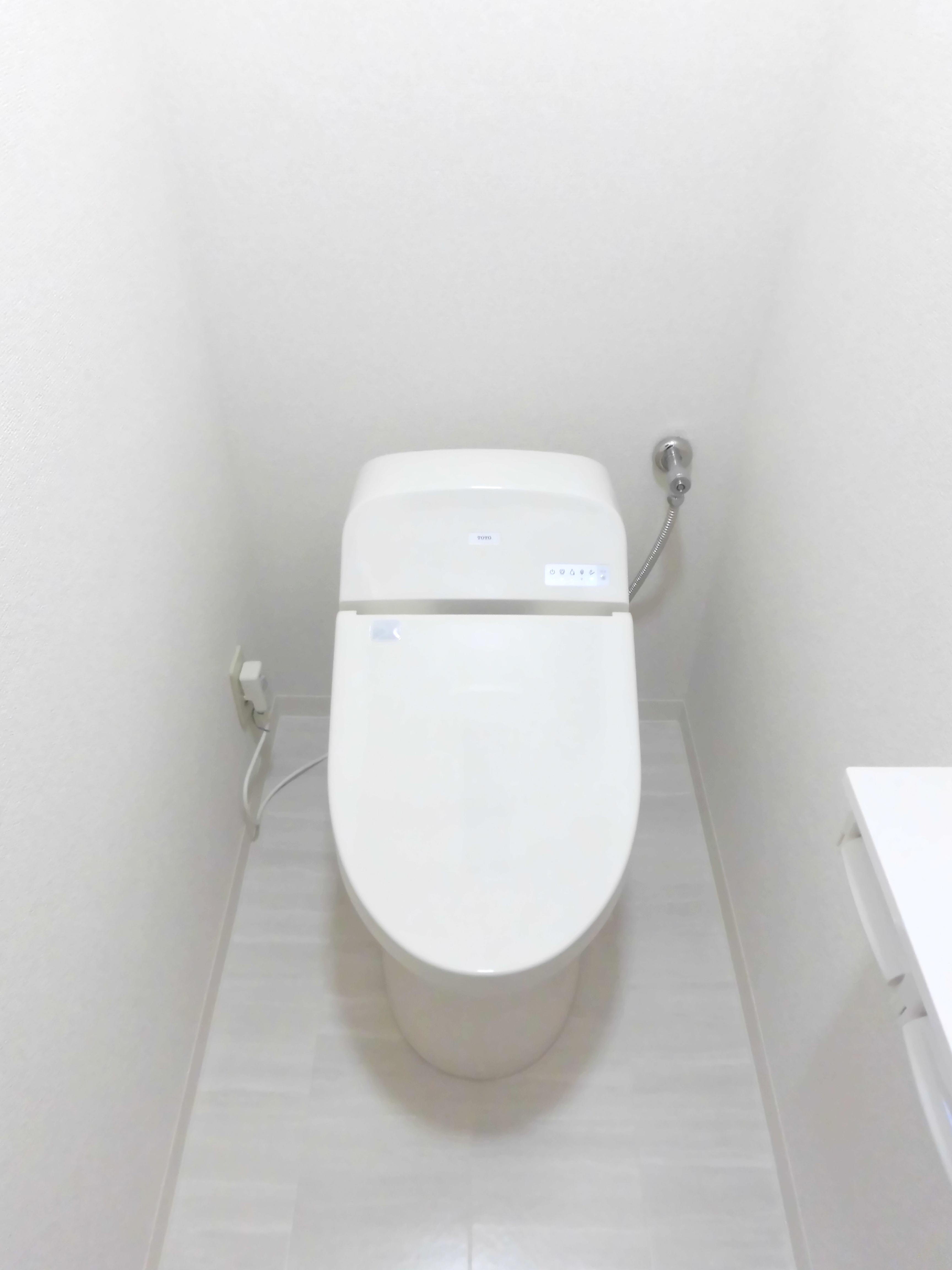 トイレ　温水洗浄便座付きで快適♪写真は同物件他室