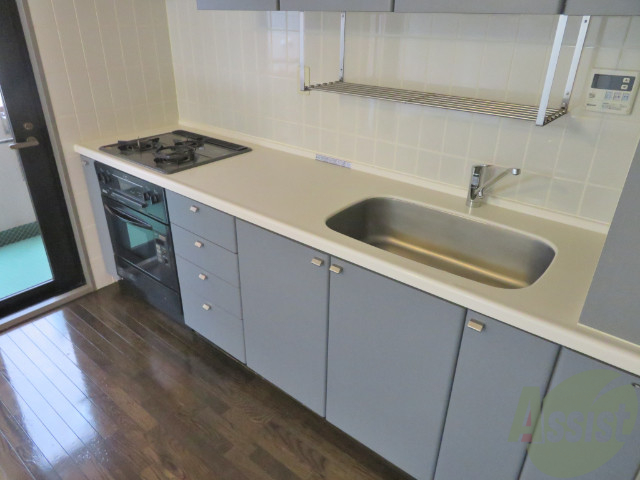 キッチン　こちらはキッチン。調理スペースもあり使いやすそうです。