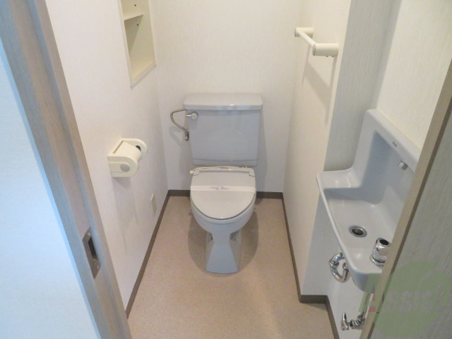 トイレ　こちらはトイレです。清潔感があり、安心して使用できます。