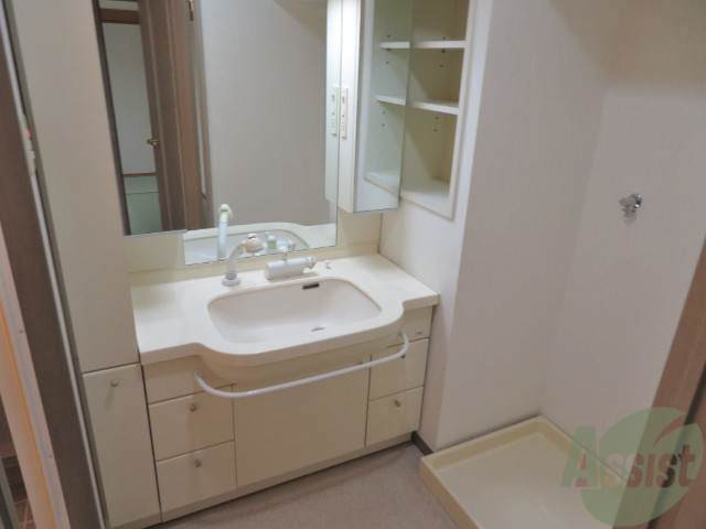 洗面設備　洗面台は独立していて、使いやすそうです。