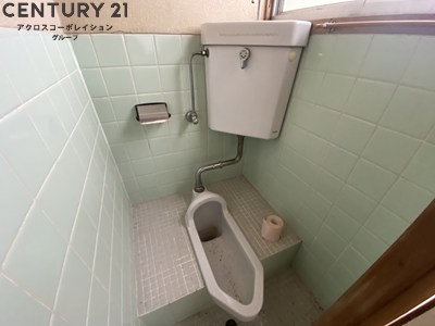 トイレ　窓があり、換気できます。