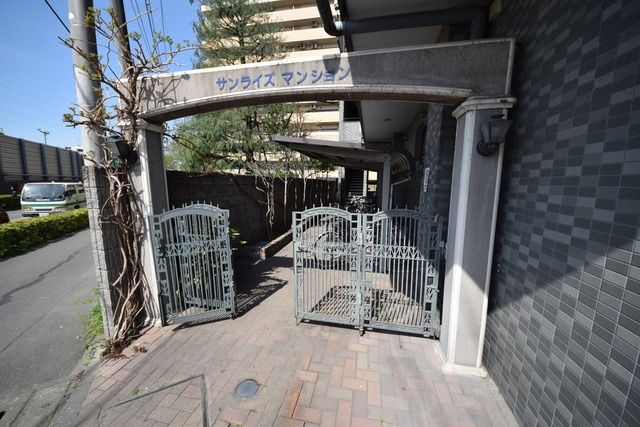 エントランス　★お問い合わせはタウンハウジングまで★