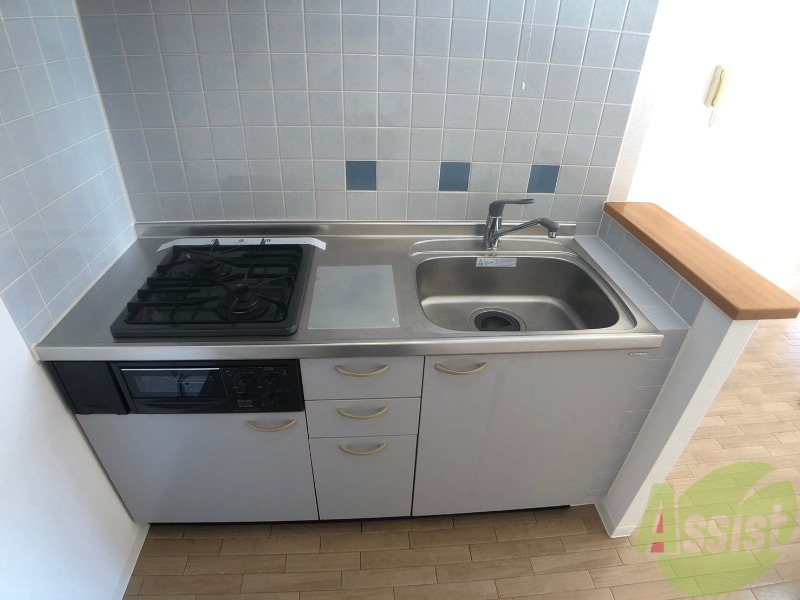 キッチン　システムキッチン完備で２口ついているので料理もできます！