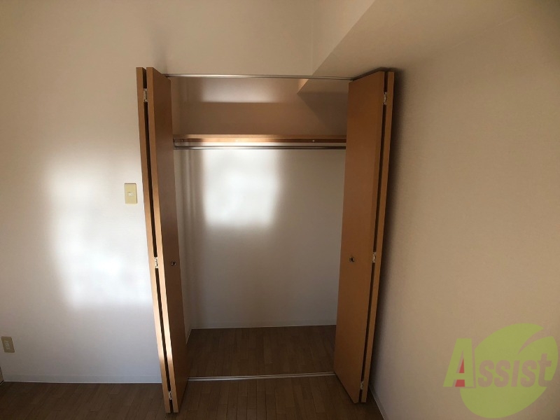 収納　寝室の収納です。部屋がすっきり片付きます。