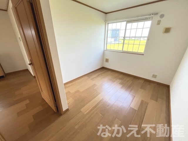 その他部屋・スペース　開放的な寝室です