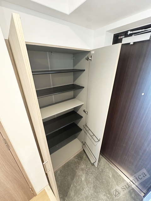 玄関　沢山の靴を収納可能です♪♪