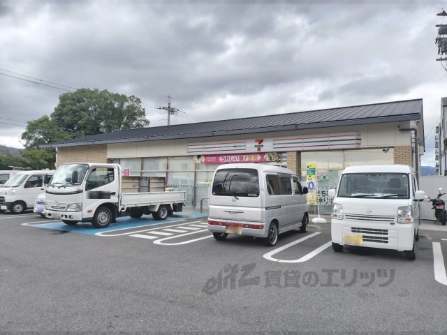 コンビニ　セブンイレブン京都桂上野西町店（コンビニ）まで500m