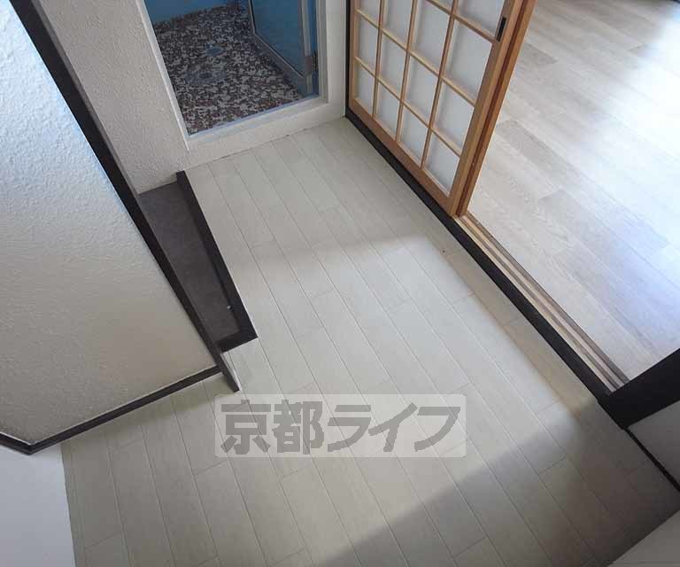 その他部屋・スペース　明るい廊下です。