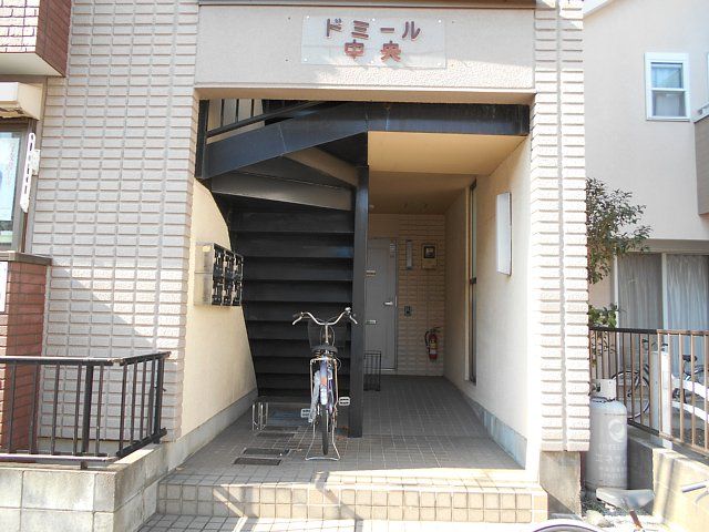ドミール中央の外観写真