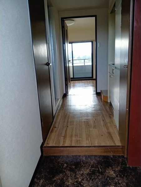 玄関　※別号室写真です。
