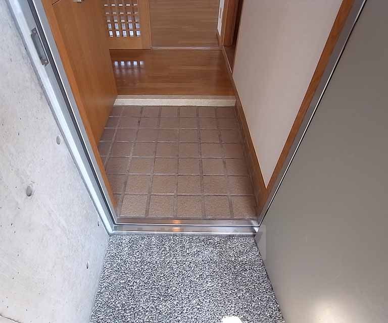 玄関　玄関部分です。