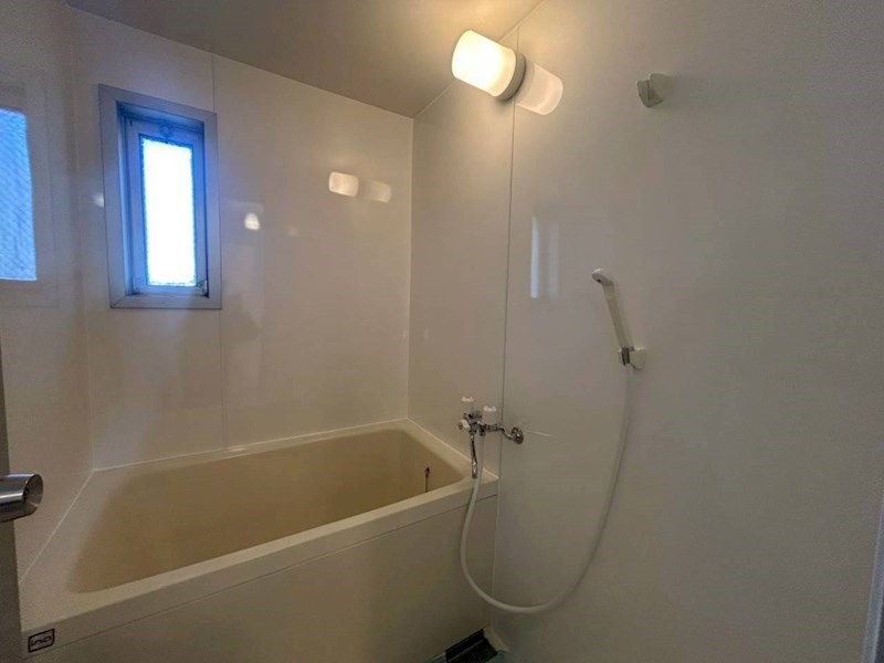 バス・シャワールーム　清潔感のあるお風呂で一日の疲れを癒しましょう。