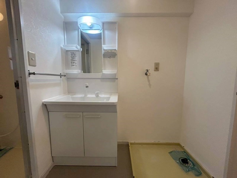 洗面設備　使い勝手の良い洗面化粧台。