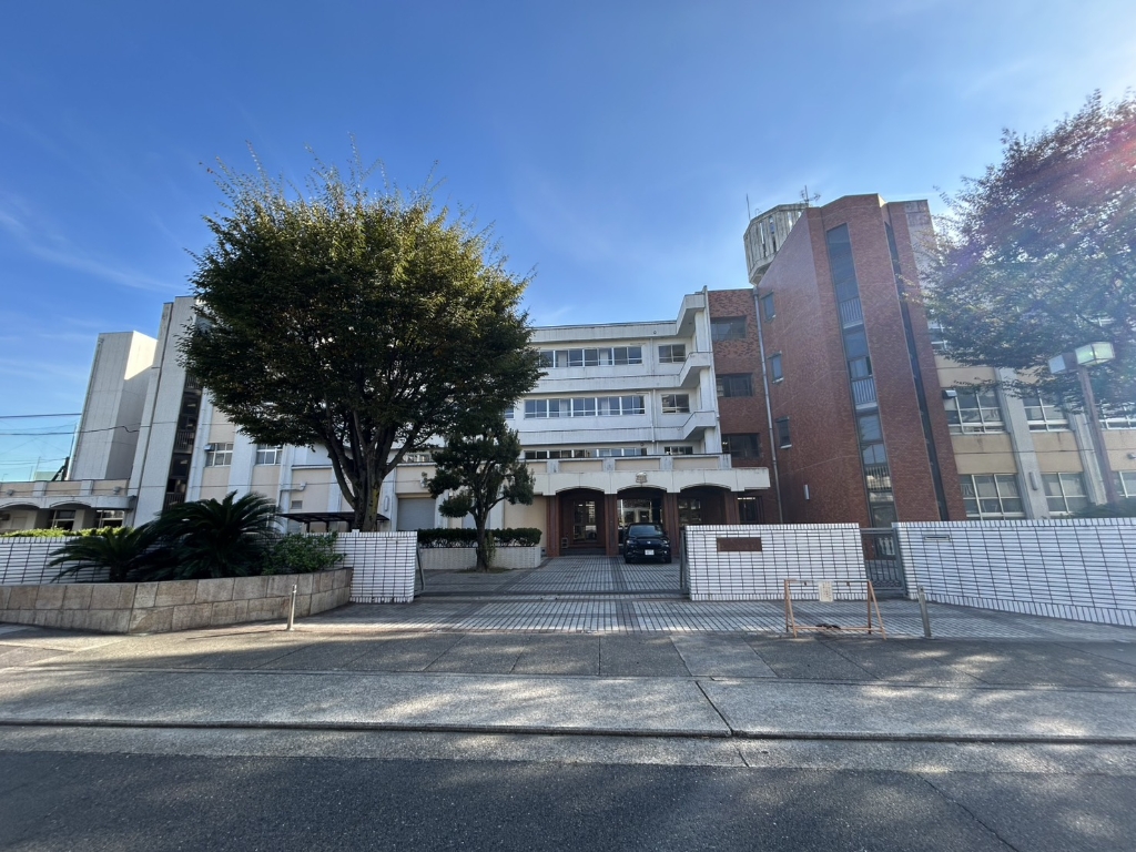 中学校　名古屋市立香流中学校（中学校）まで1790m