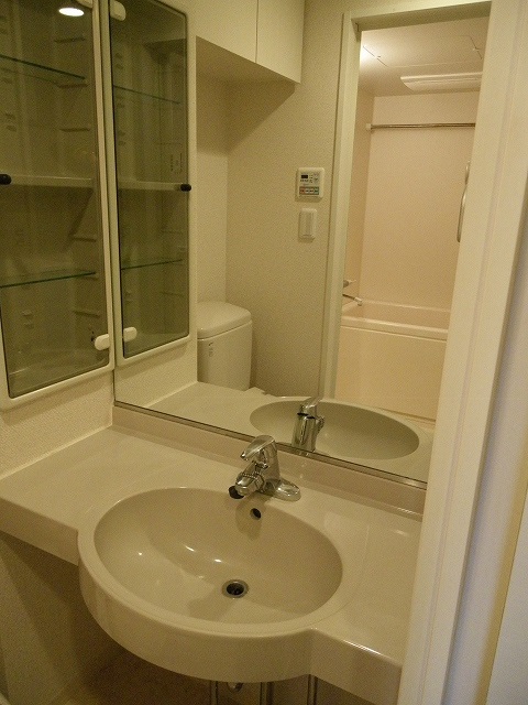 洗面設備　日々の生活に便利な「洗面台」あります。