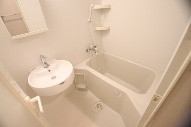 バス・シャワールーム　※別室の参考写真の為、現況優先です。