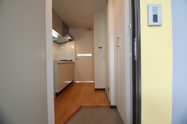 玄関　※別室の参考写真の為、現況優先です。