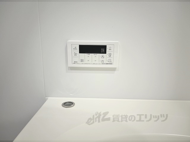 その他設備　給湯器リモコン