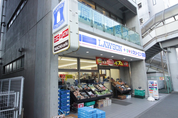 コンビニ　ローソンスリーエフ 二俣川駅北口（コンビニ）まで800m