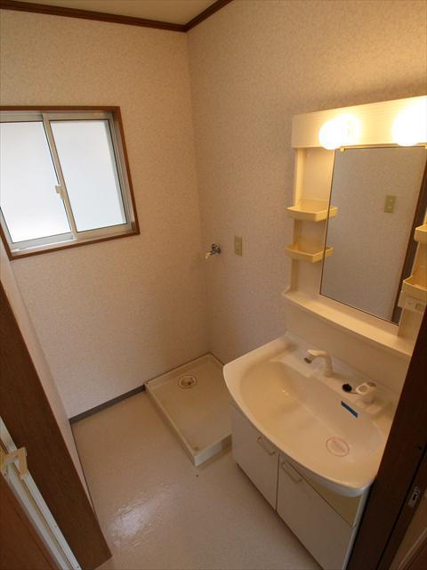 洗面設備　松山市中央　賃貸一戸建　洗面所