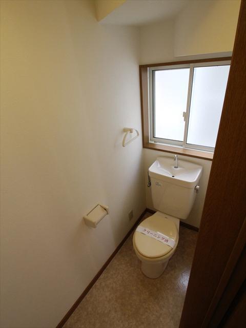 トイレ　松山市中央　賃貸一戸建　トイレ