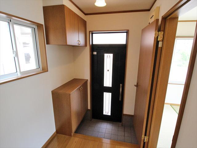 その他　松山市中央　賃貸一戸建　玄関