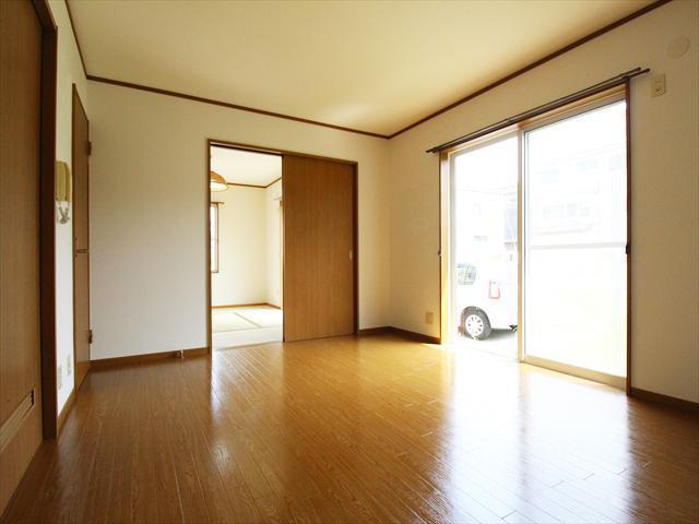 居室・リビング　松山市中央　賃貸一戸建　リビング