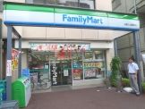 コンビニ　ファミリーマート台東入谷駅前店（コンビニ）まで411m
