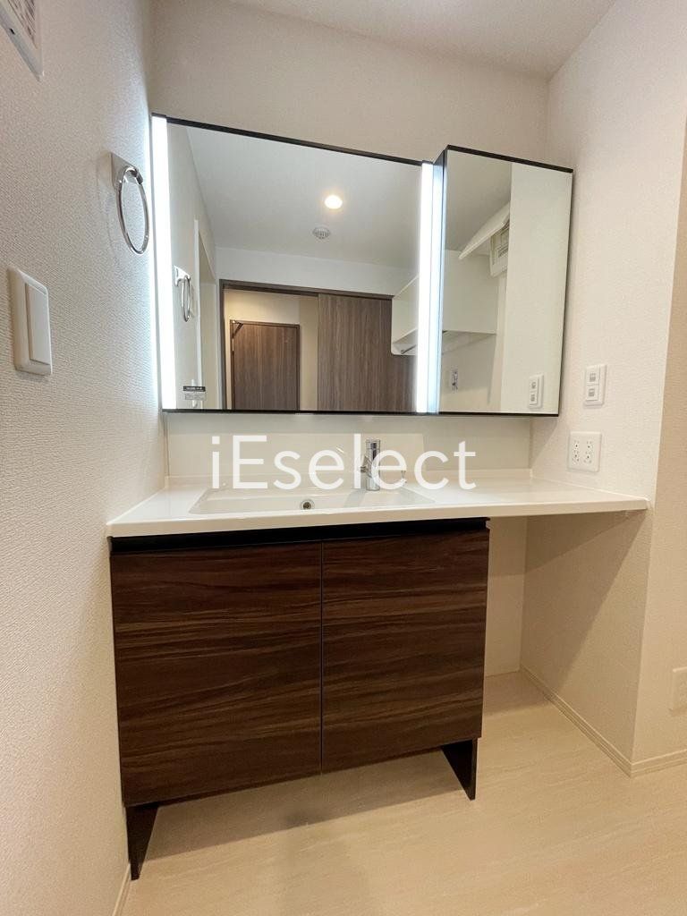 洗面設備　身支度らくらくシャンプードレッサー！