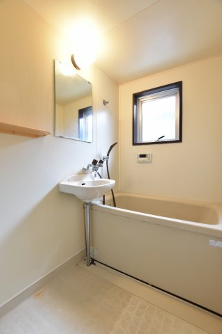 バス・シャワールーム　別号室の画像です。ご参考下さい