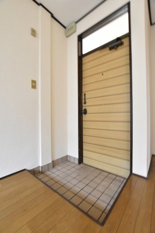 玄関　別号室の画像です。ご参考下さい