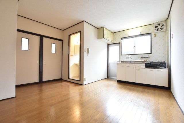 居室・リビング　別号室の画像です。ご参考下さい